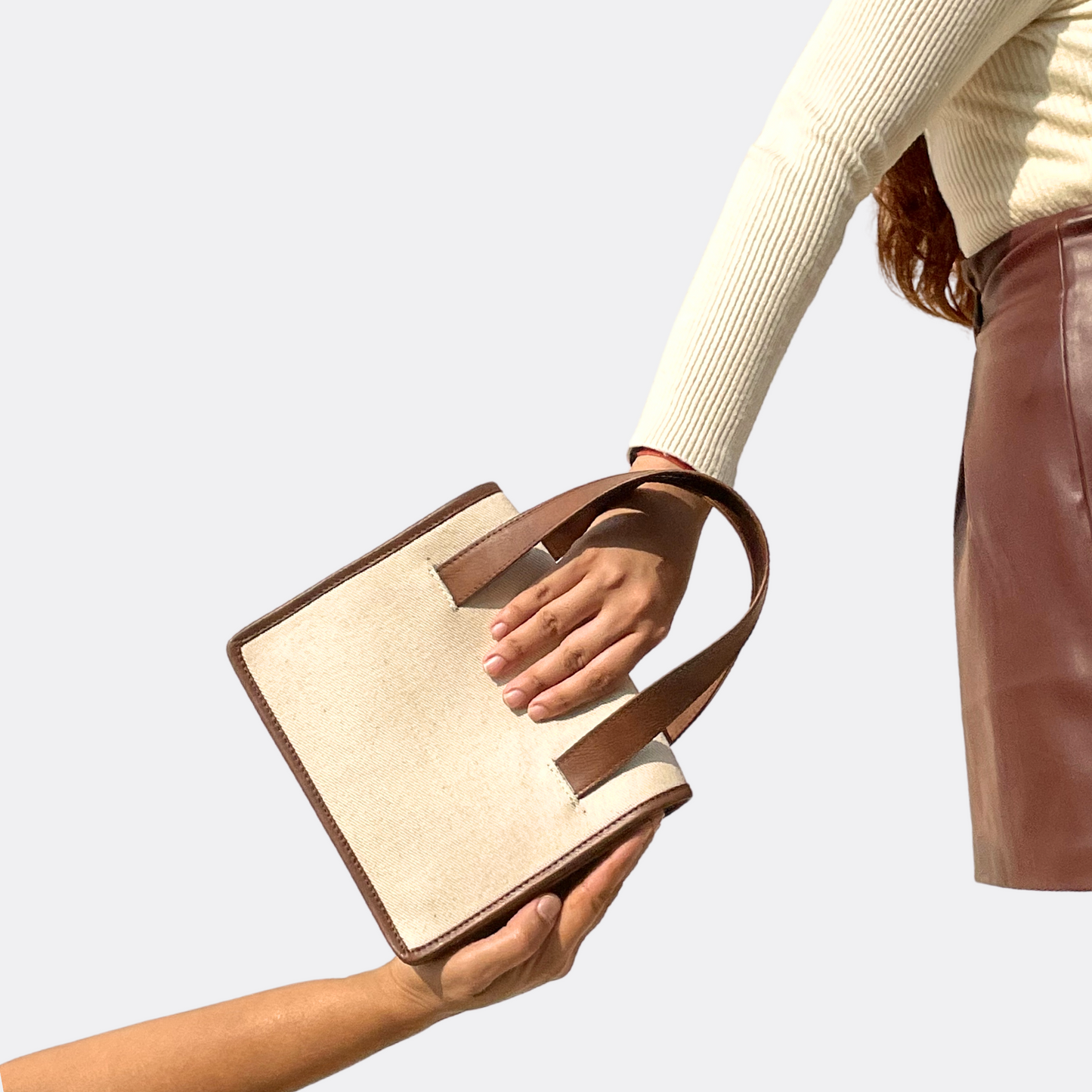 EVE SLING BAG