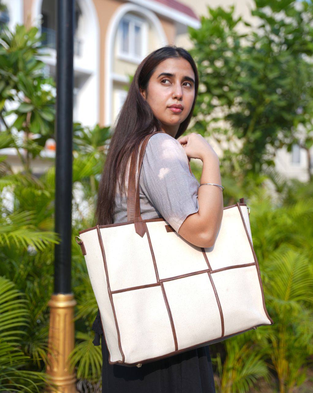 ACE TOTE BAG | LARGE | BLACK & BEIGE