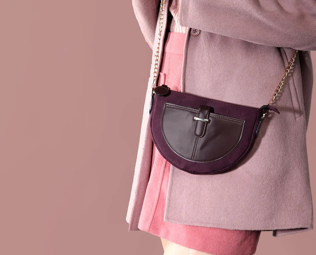 Della Sling Bag