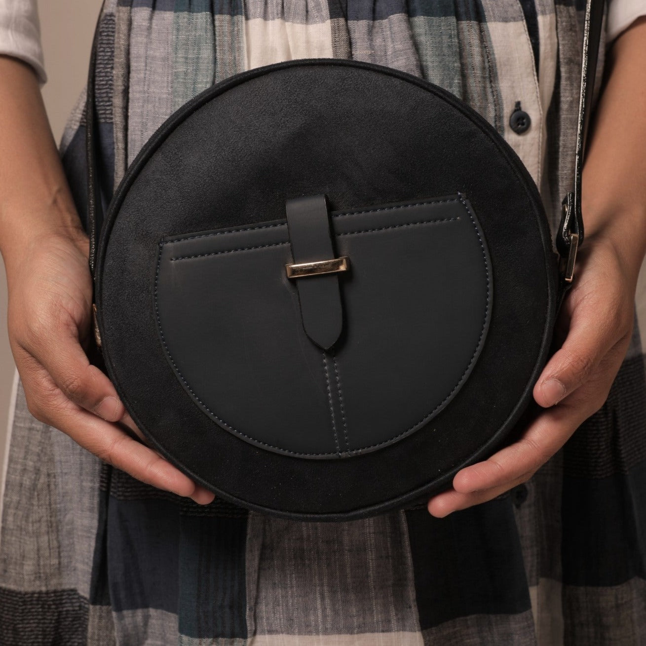 Lizzy Sling Bag
