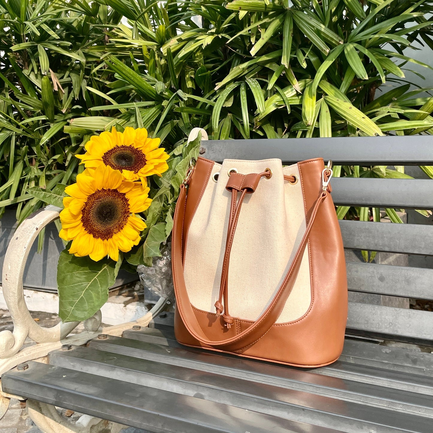 Swift Shoulder Bag