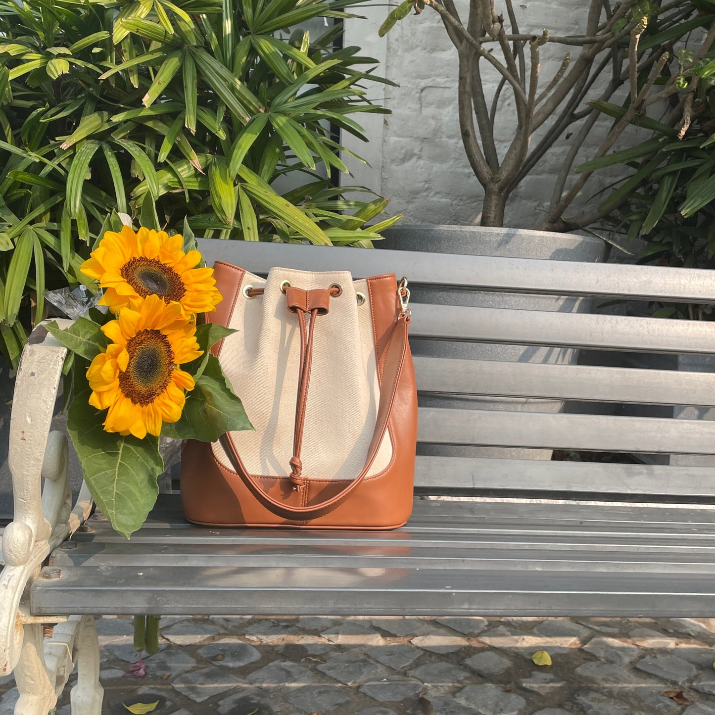 Swift Shoulder Bag