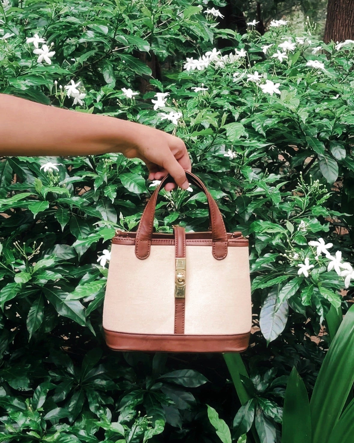 SYLVIE SLING BAG | BEIGE & BROWN